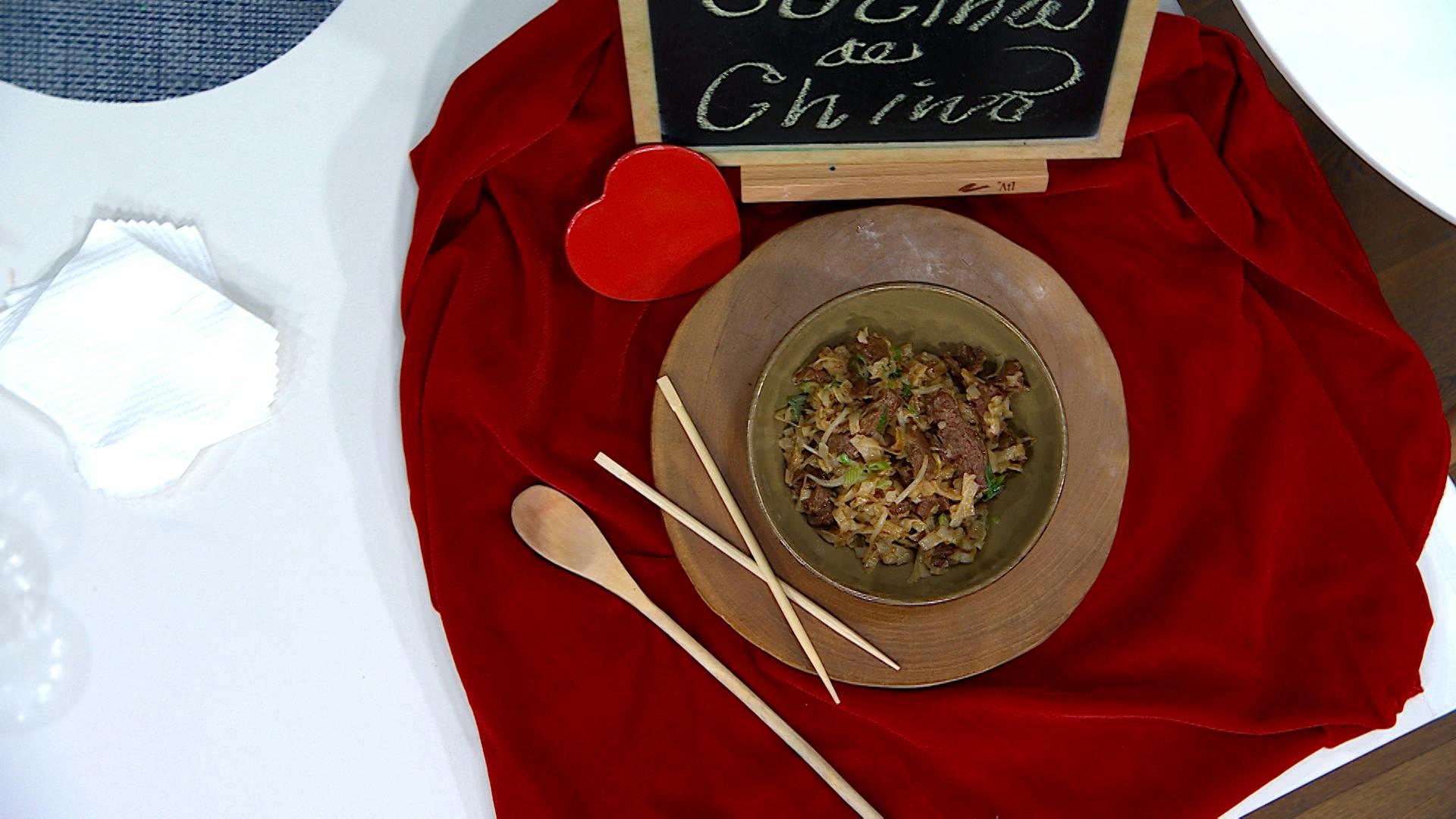 ¿Cómo preparar fideos de arroz con res? Ingredientes, receta paso a paso y secreto 'chino' para marinar la carne