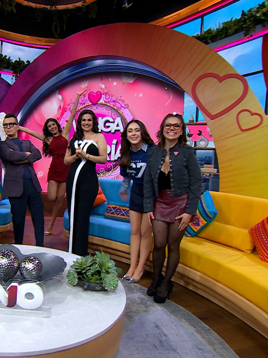 Venga La Alegría | Programa 10 de febrero 2026 Parte 1 | Eugenio Derbez alza la voz por Aitana, maquillaje y ritual para el 14 de febrero y más