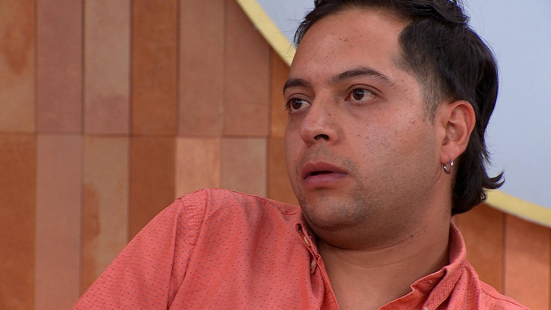 ¡Todo por el 'calor' de la situación! Carlos embarazó a la esposa de su mejor amigo