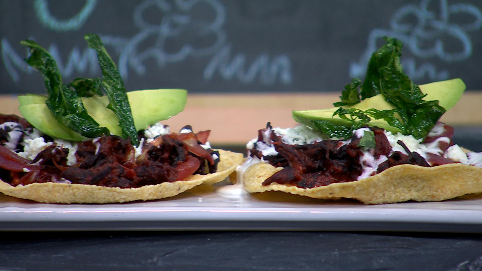¡Aprende a preparar tinga de jamaica! Ingredientes y receta paso a paso
