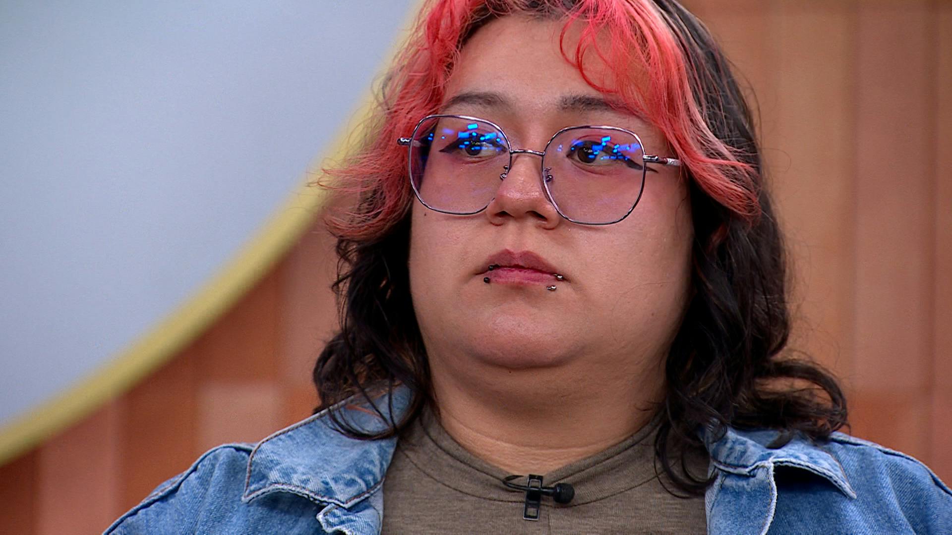 ¡Le dio un beso cachondo a cambio de 'chelas'! Tiffany revela que siente algo por Sandra