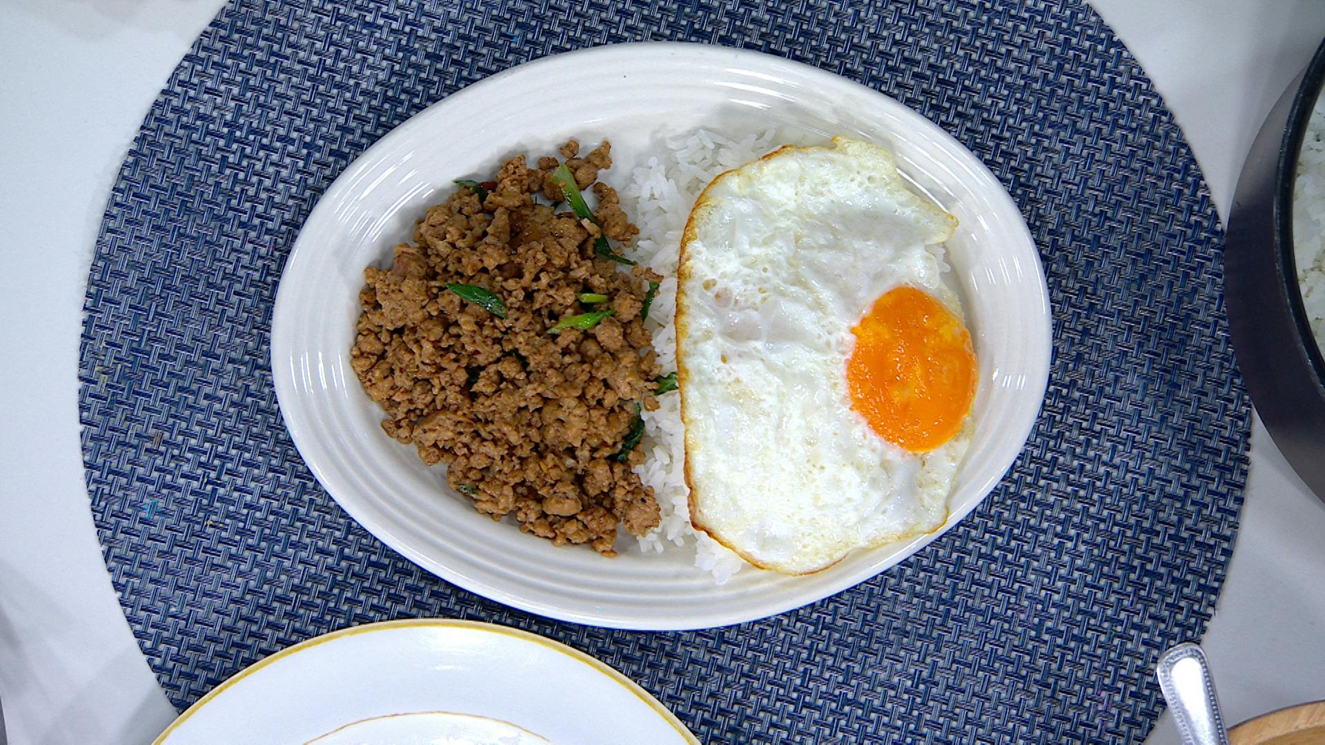 ¡Sabor asiático! Aprende a preparar arroz con carne molida estilo tailandés