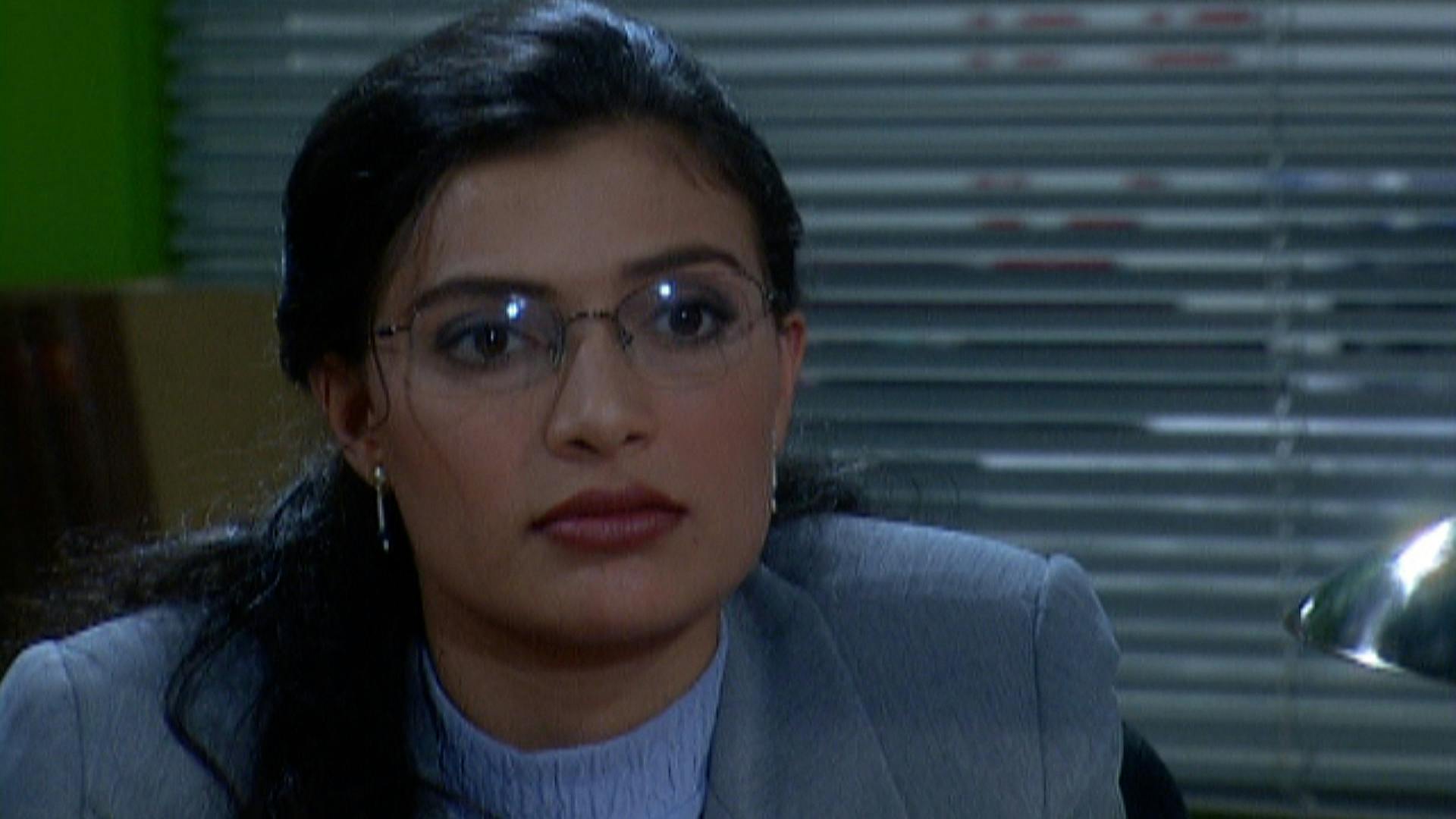 Capítulo 145 | Armando busca los 'regalos' de Betty, quien se sincera con Marcela | Yo soy Betty, la fea