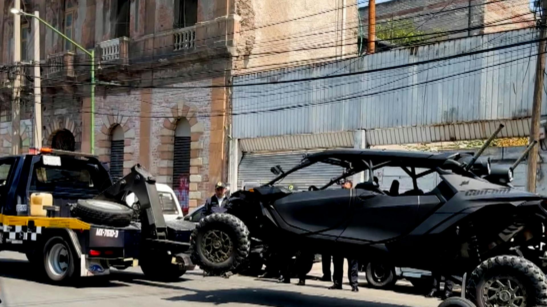 Vehículos 4x4 y una motocicleta fueron llevados al corralón en la alcaldía Cuauhtémoc durante un funeral 