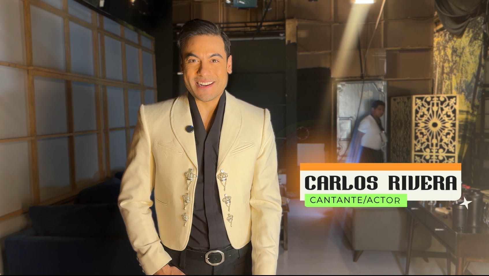 Todo lo que no viste de la visita de CARLOS RIVERA en Ventaneando: Desde fotos en la lluvia hasta música en vivo