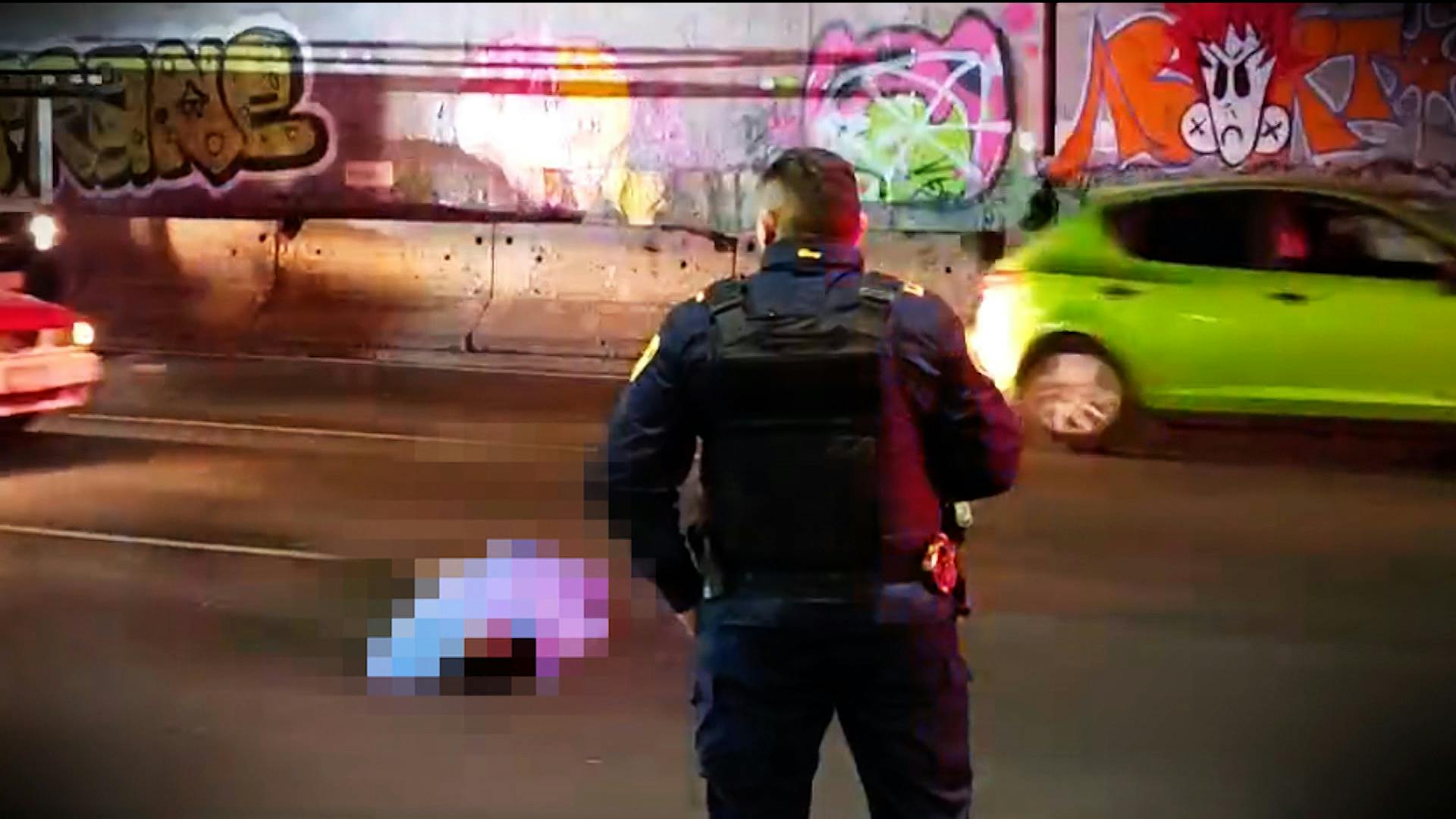 Hombre fue arrollado en los carriles centrales de la Calzada Ignacio Zaragoza 