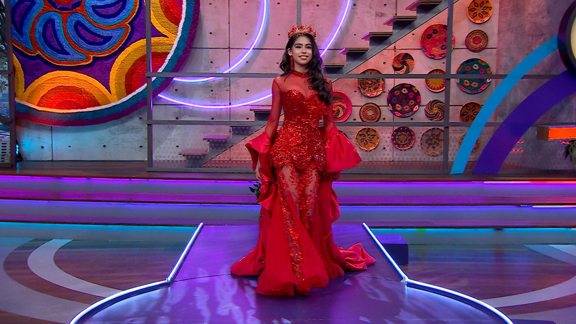 ¡Rompe con lo tradicional! Checa esta pasarela de vestidos para fiestas de XV años