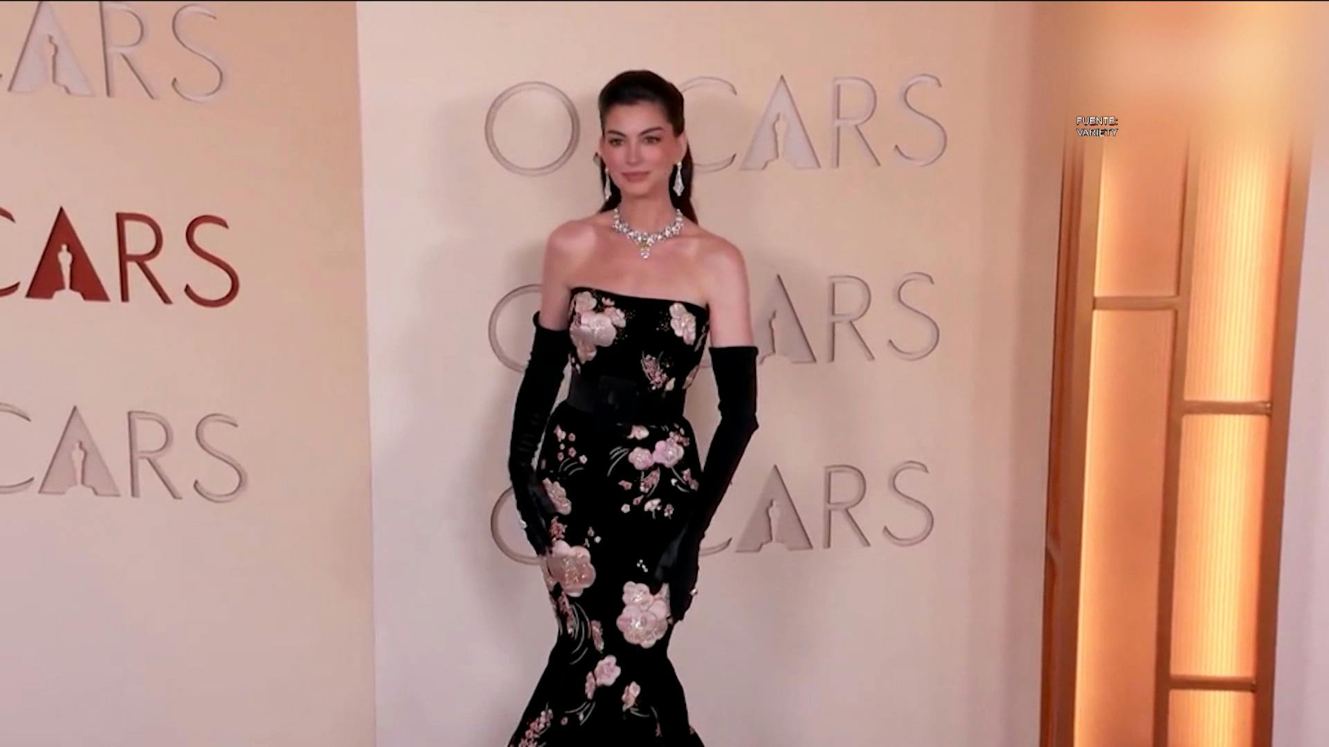 ¡Anne Hathaway y Jessie Buckley dividen opiniones entre las mejores y las peores vestidas y vestidos en los Oscars 2026!