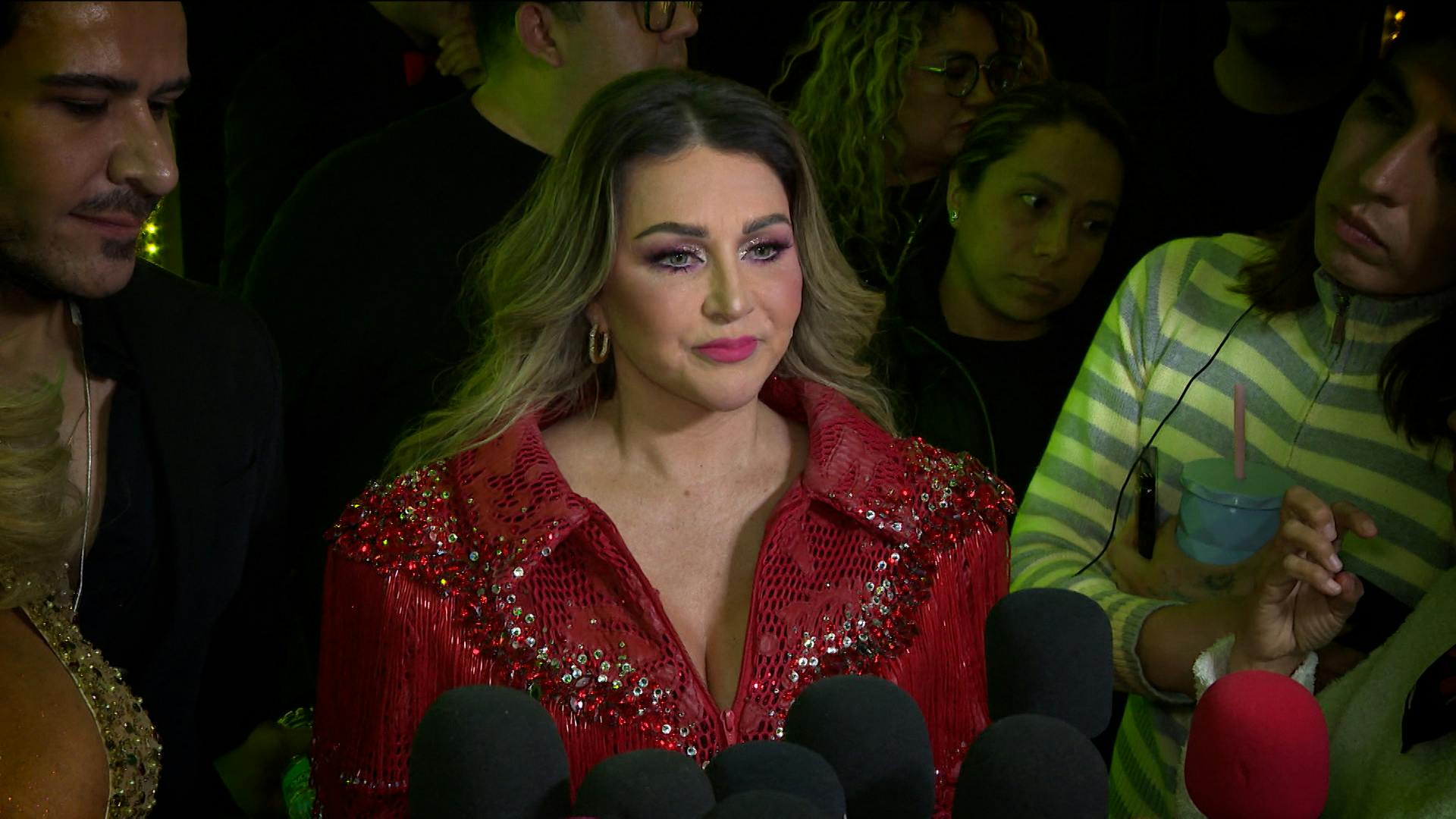 ¿Alicia Villarreal 'plantó' a los medios de comunicación? Así fue el caos en la presentación de Grandiosas