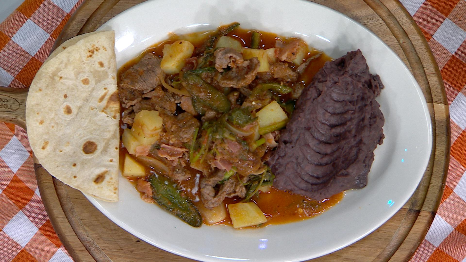 ¡Aprende a preparar bistec ranchero! Ingredientes y receta paso a paso
