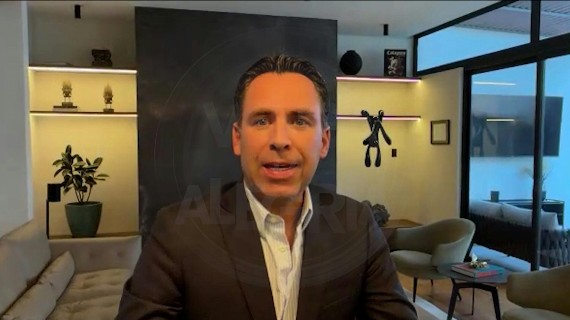 ¡Exclusiva! La herencia de Juan Gabriel quedó a favor de Iván Aguilera