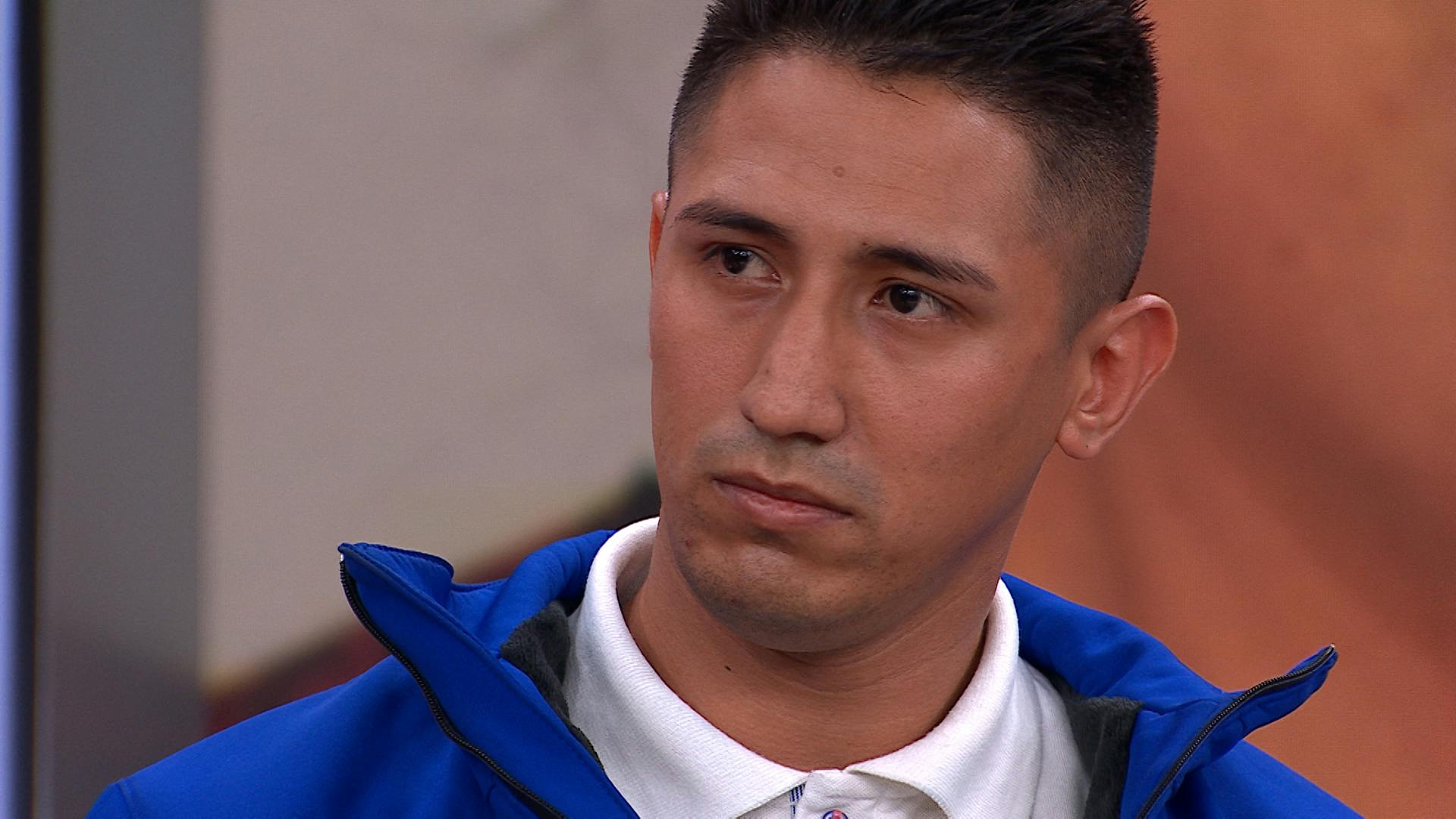 Carlos quiere volver con Guadalupe, pero sus hijas y Elena marcan un límite