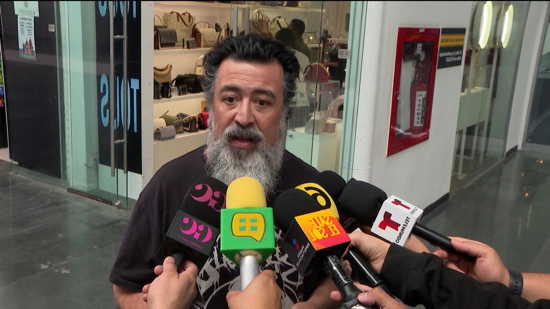 Micky Huidobro da actualización sobre el estado de salud de Tito Fuentes de Molotov: “Recién lo acaban de intervenir”