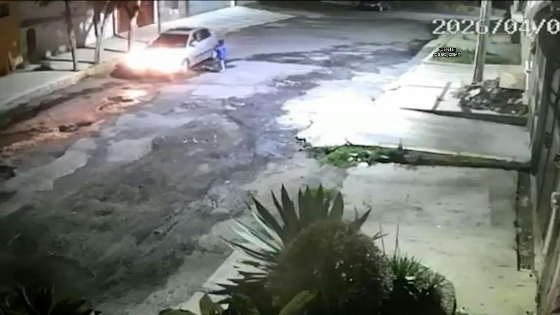 ¡Indignante! El padre que abandonó a su hijo en Tlalpan, los estragos de la lluvia y más; todo explicado Con Peras y Manzanas