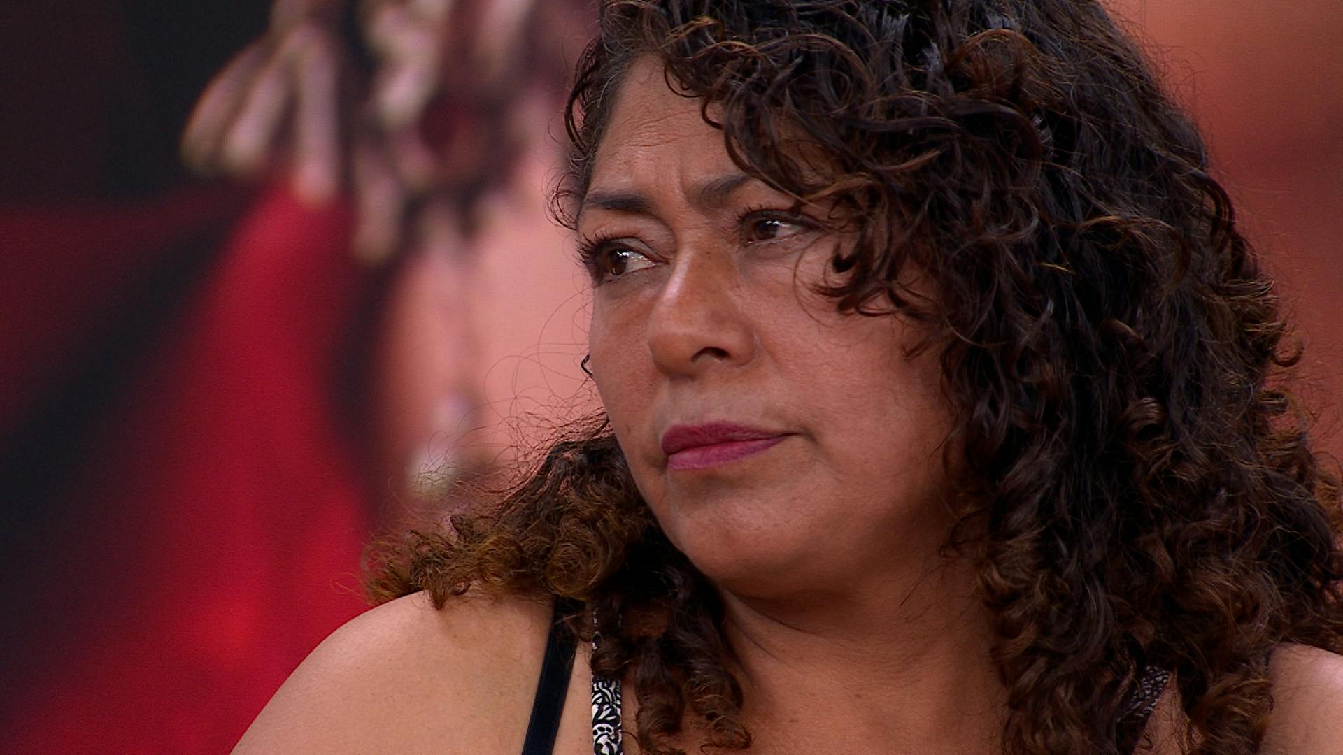 ¡El amor ni existe! Juana quiere que su hija sea inteligente y se case con Luis, quien le da 20 mil mensuales