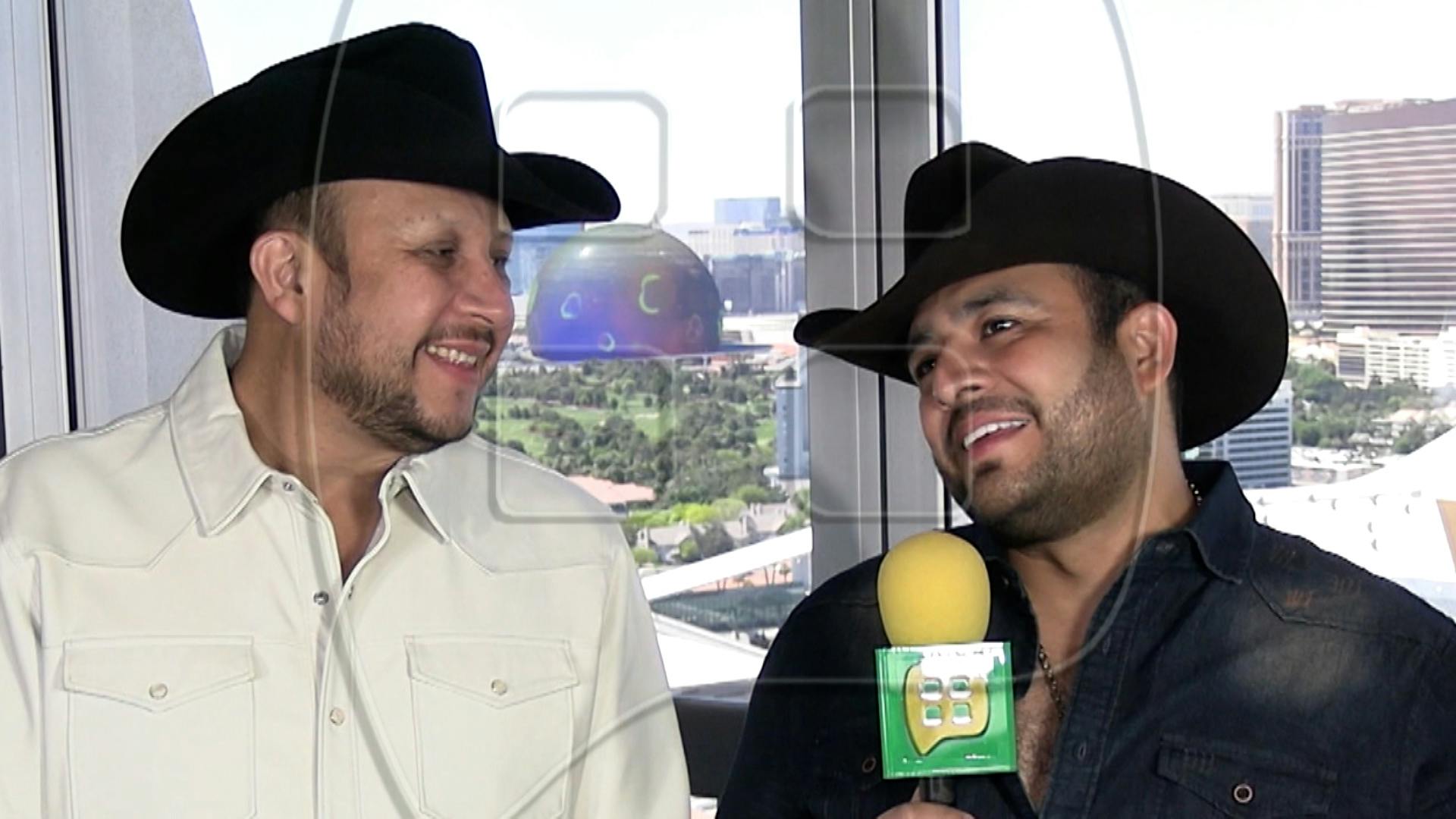 Exclusiva: El “Gallo” Elizalde reacciona a la polémica de una fan que le pidió una foto “sin tocar”