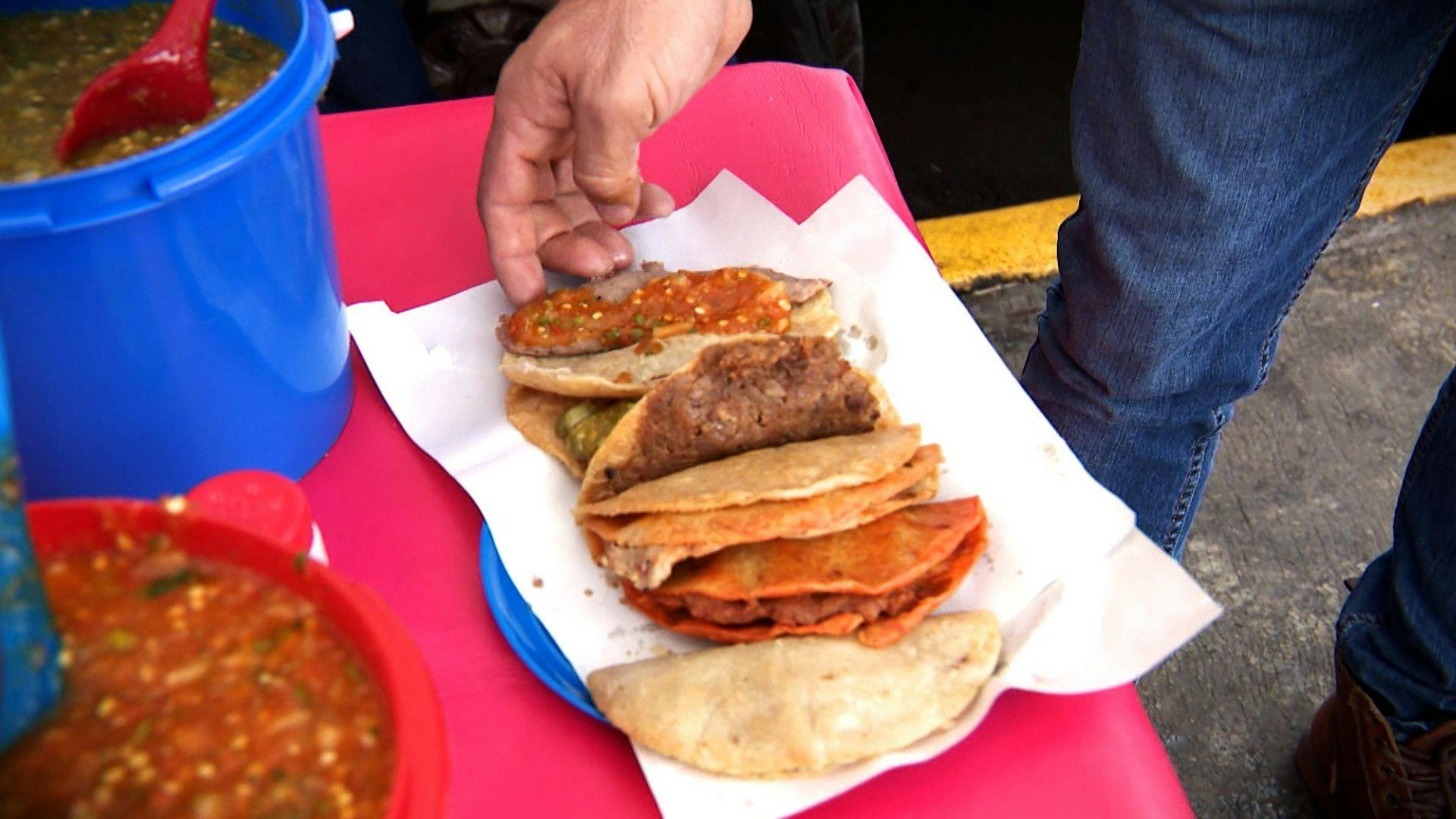Rahmar Villegas nos muestra cuáles son los mejores Tacos de Canasta Los Mamalones