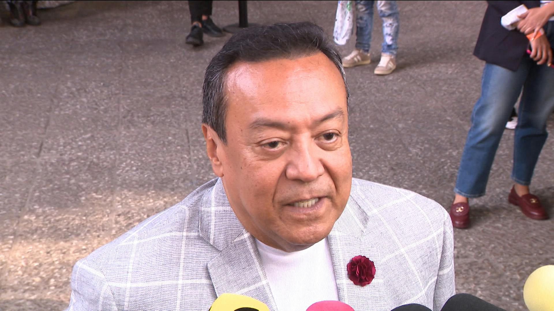 "¡Es mentira!”, Carlos Cuevas niega haber perdido la demanda ante su hermana Aída