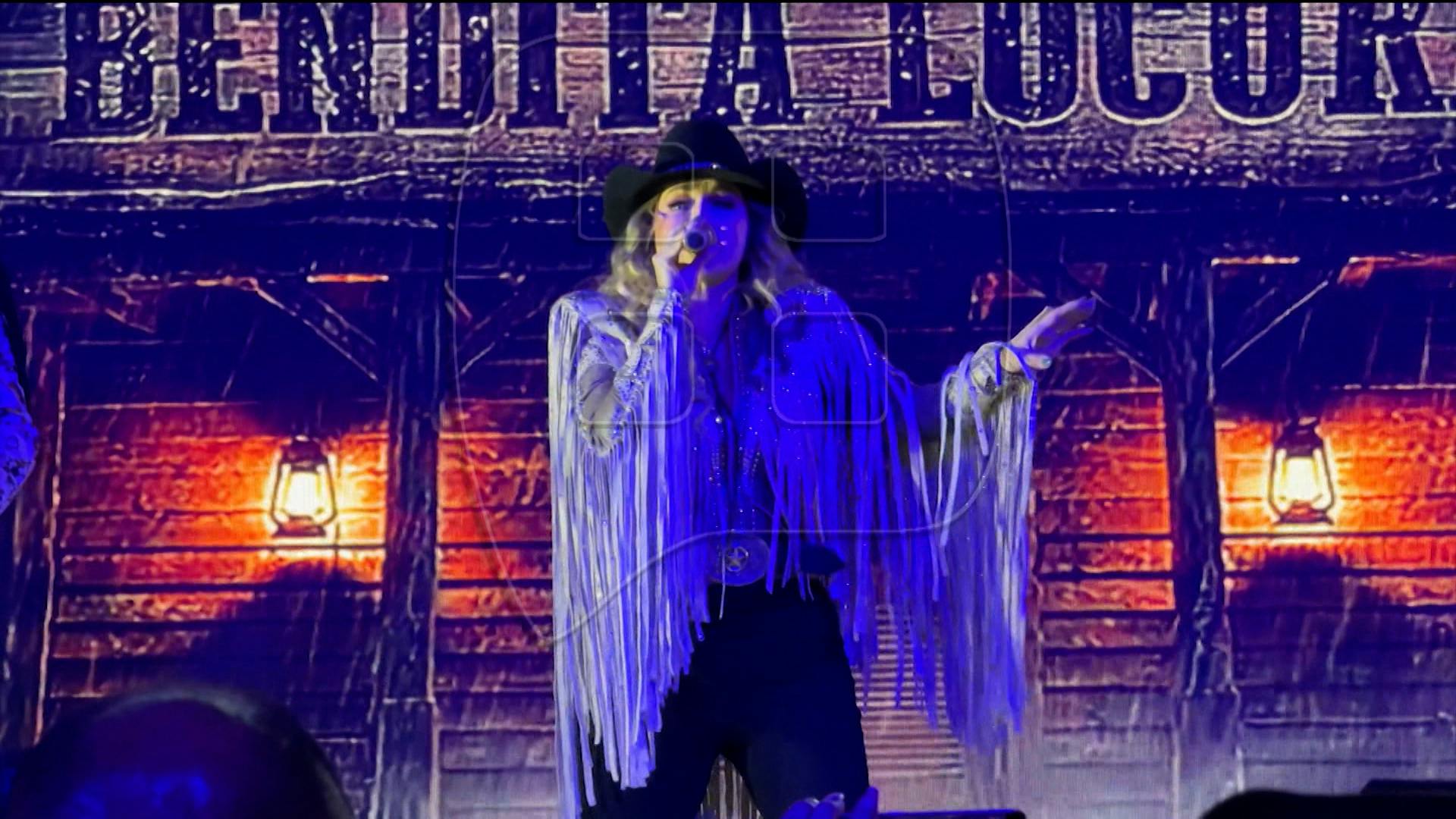 Exclusiva: Alicia Villarreal ofrece concierto privado en la CDMX