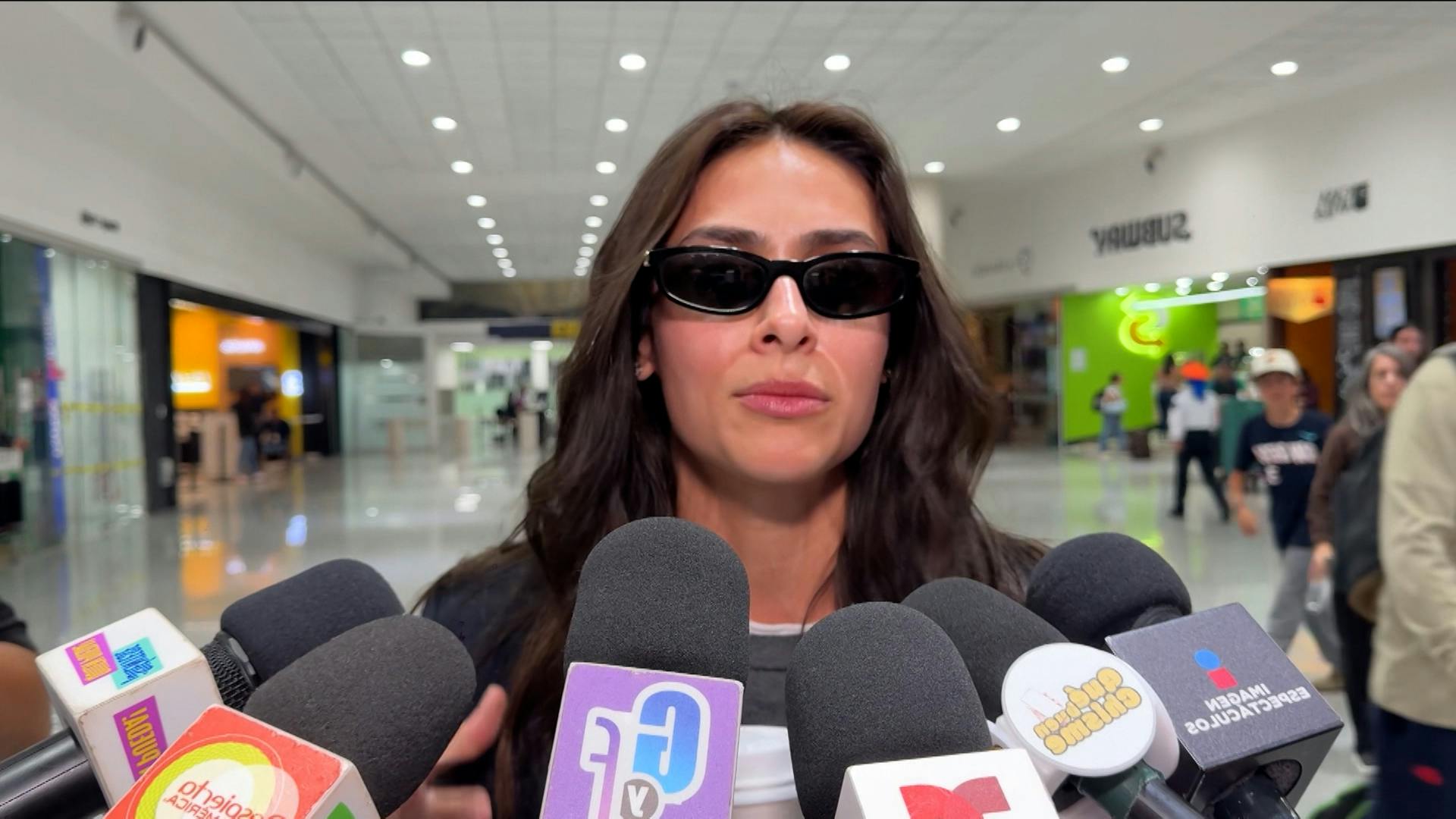 “No hubo violencia": Renata Notni y sus primeras declaraciones tras su ruptura con Diego Boneta