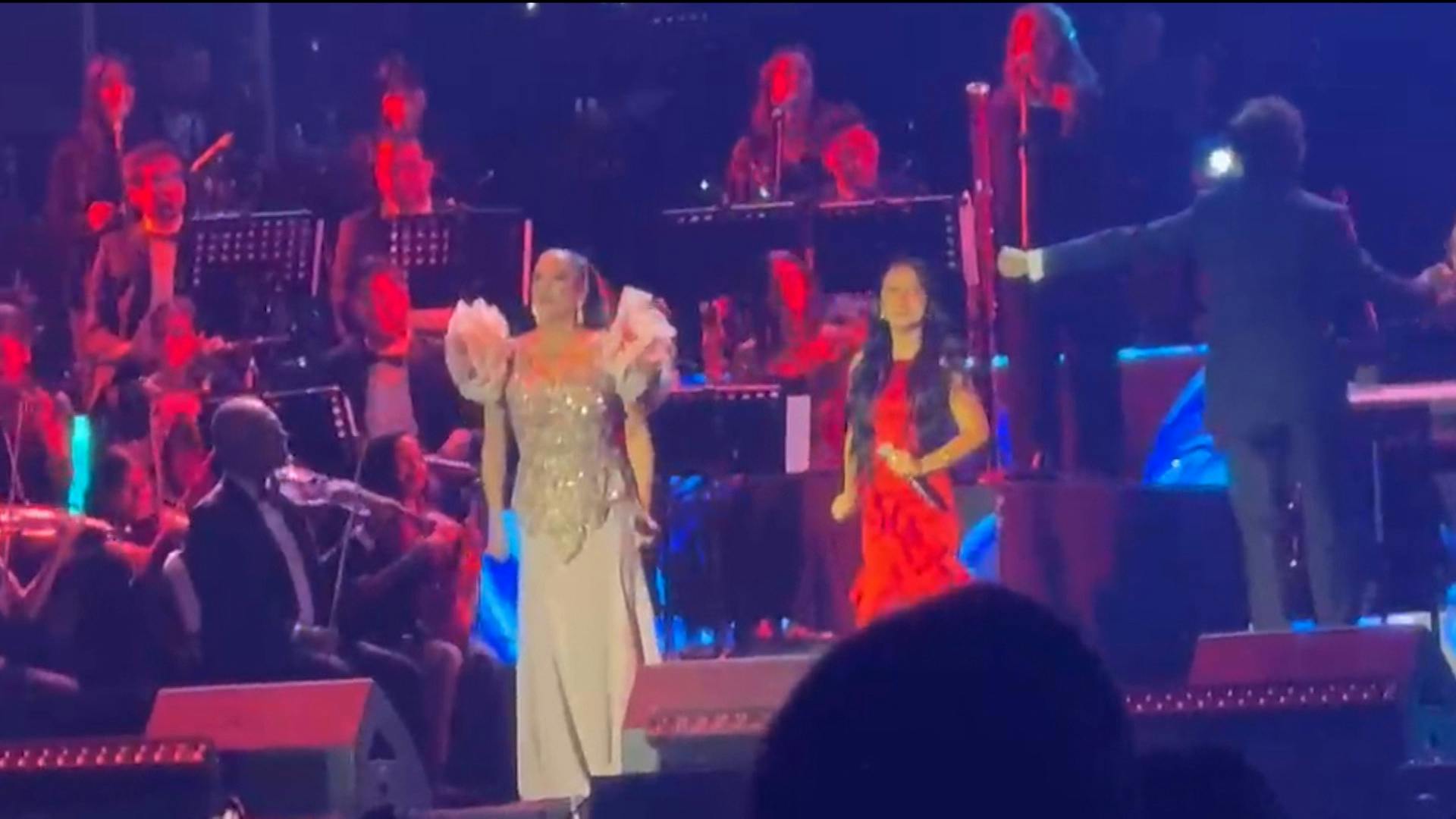 Exclusiva: Isabel Pantoja para su concierto tras problemas técnicos