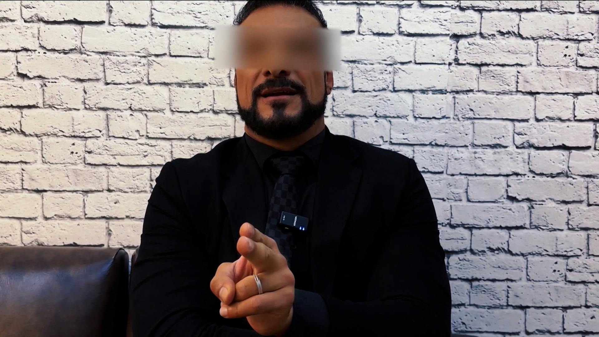 “El Patrón” reaparece públicamente y otro luchador se burla de su caso en pleno ring