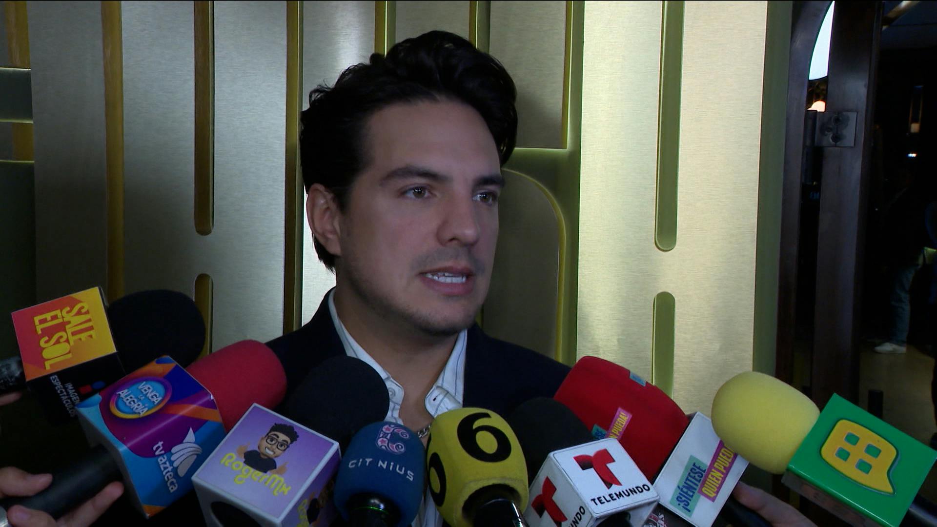 Modelo de 19 años señala a Vadhir Derbez de supuestamente abusar de ella en un set de grabación