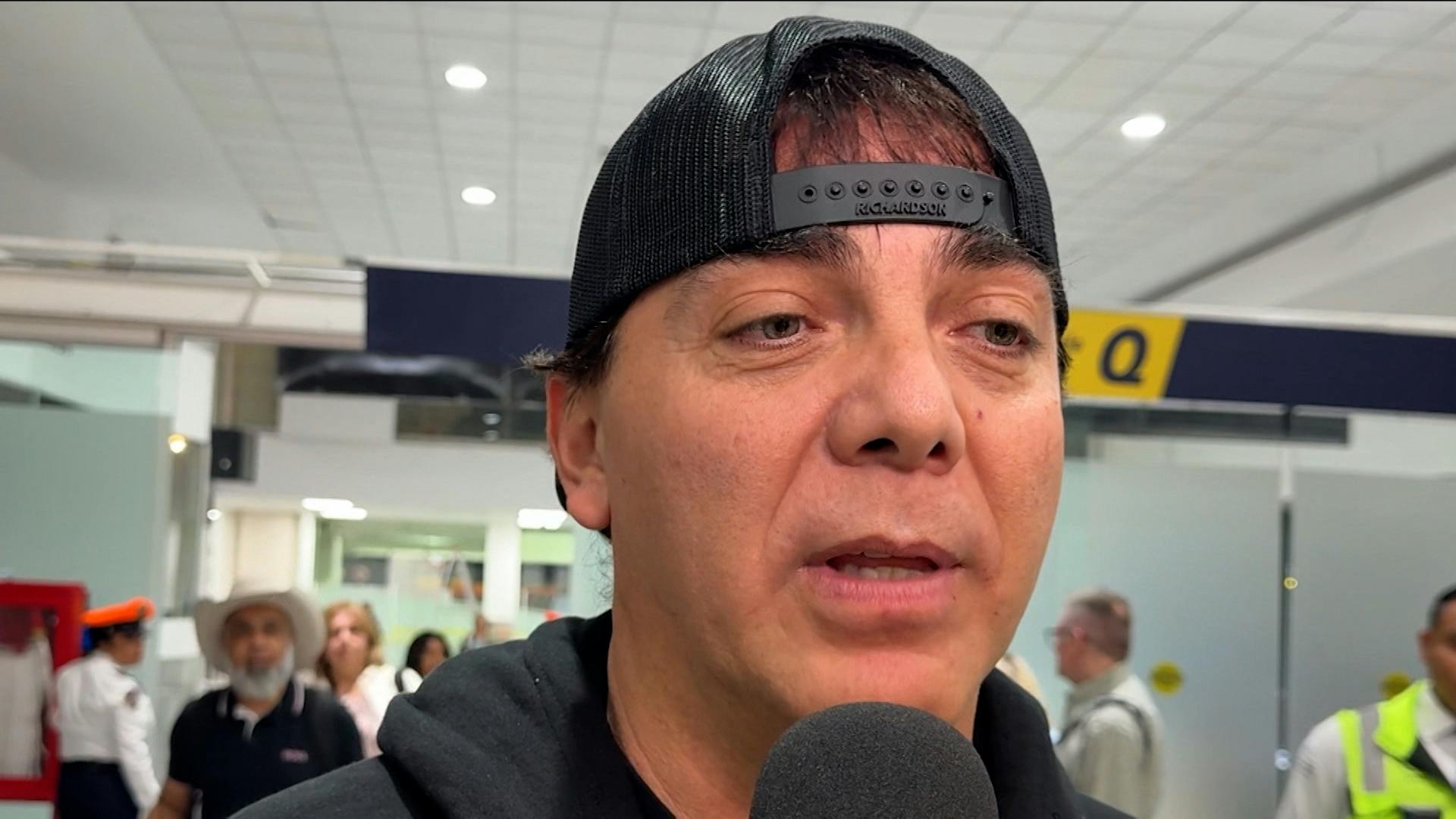 "¡De la patada!”, Cristian Castro habla de su presente amoroso y desmiente romance con Victoria Kühne