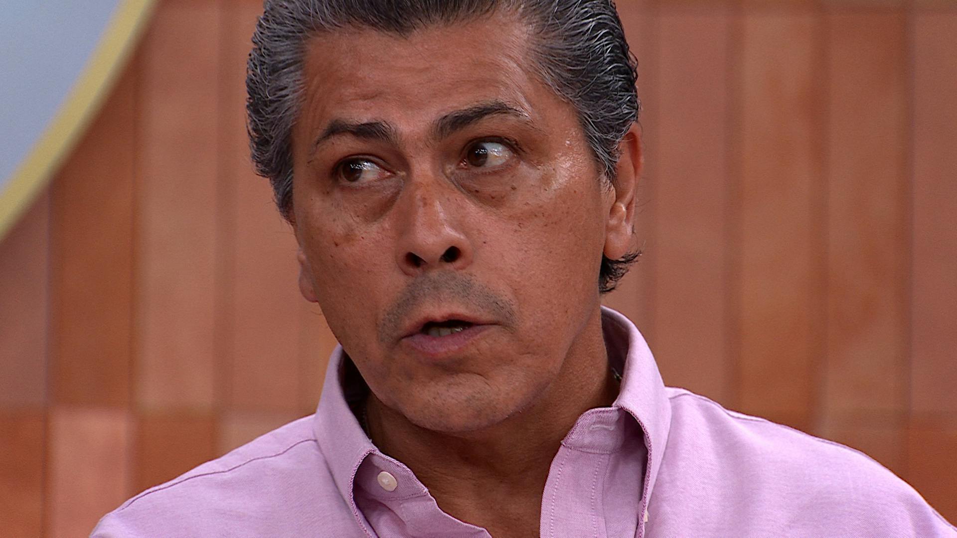¡No es por el dinero! Roberto sólo quiere que su hija no se olvide de su madre enferma