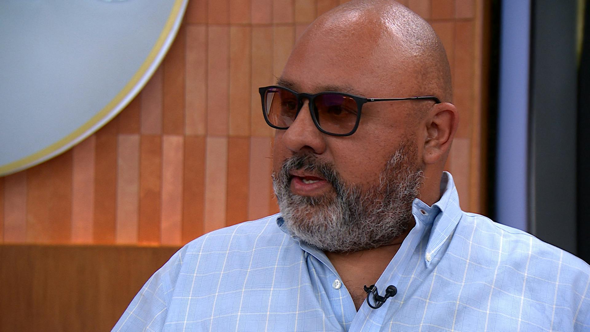 ¡Explotó! Carlos está cansado de mantener a sus nietos y a los hijos de su ‘yerno’