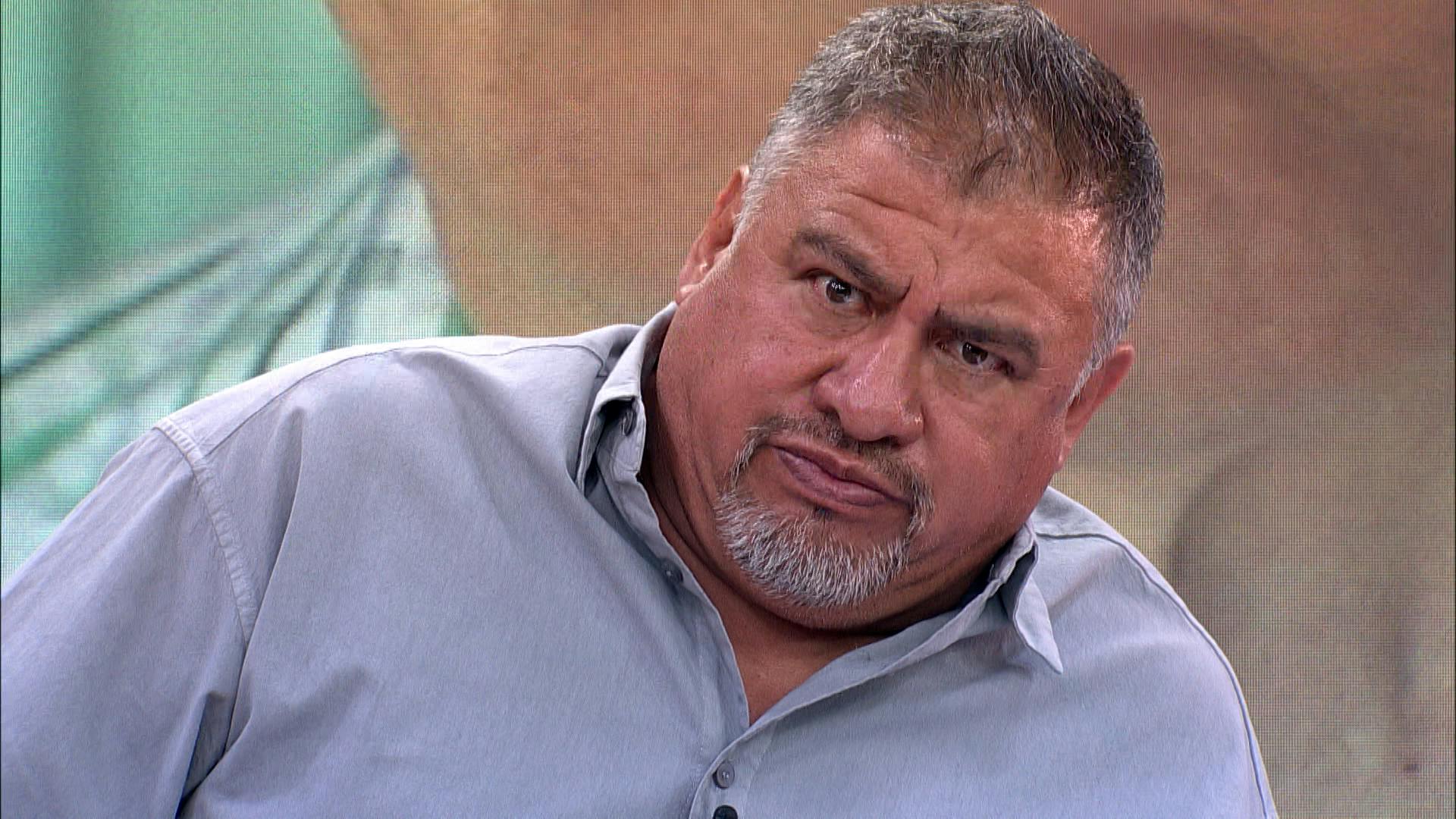 ¡Que se vayan! Adrián quiere que dejen de maltratar a su papá