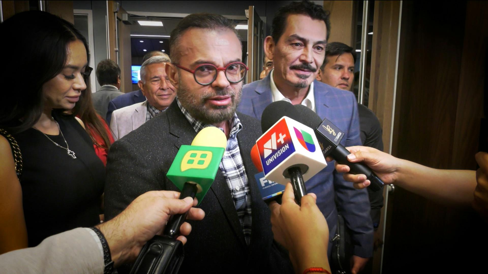¡Felices! Así reaccionaron los hijos de Joan Sebastian tras la destitución de su exesposa como albacea