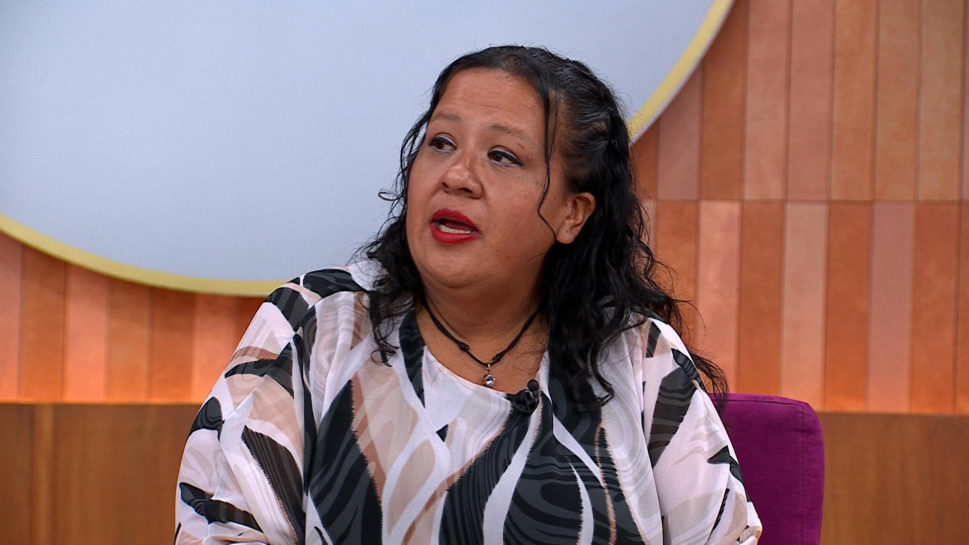 ¡Los encontró jijiji-jajaja! Carmen acusa a su prima de querer bajarle a su marido