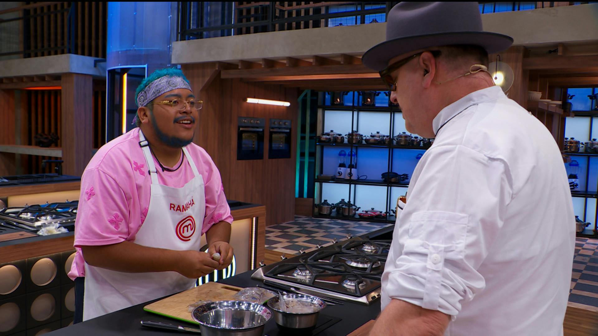 Arranca el reto del aguachile y los Chefs ponen a prueba a los cocineros en MasterChef 24/7