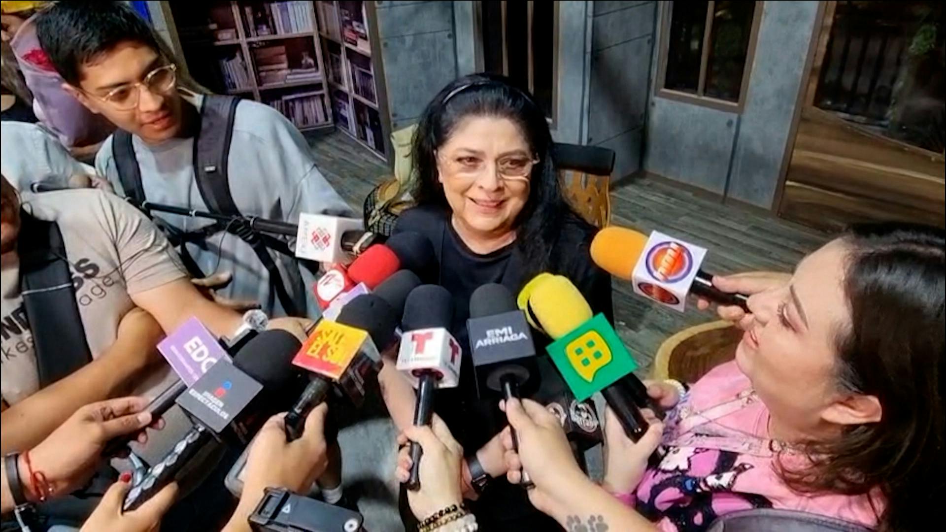 ¡Victoria Ruffo cumplió 64 años y reveló su secreto para lucir joven y bella!