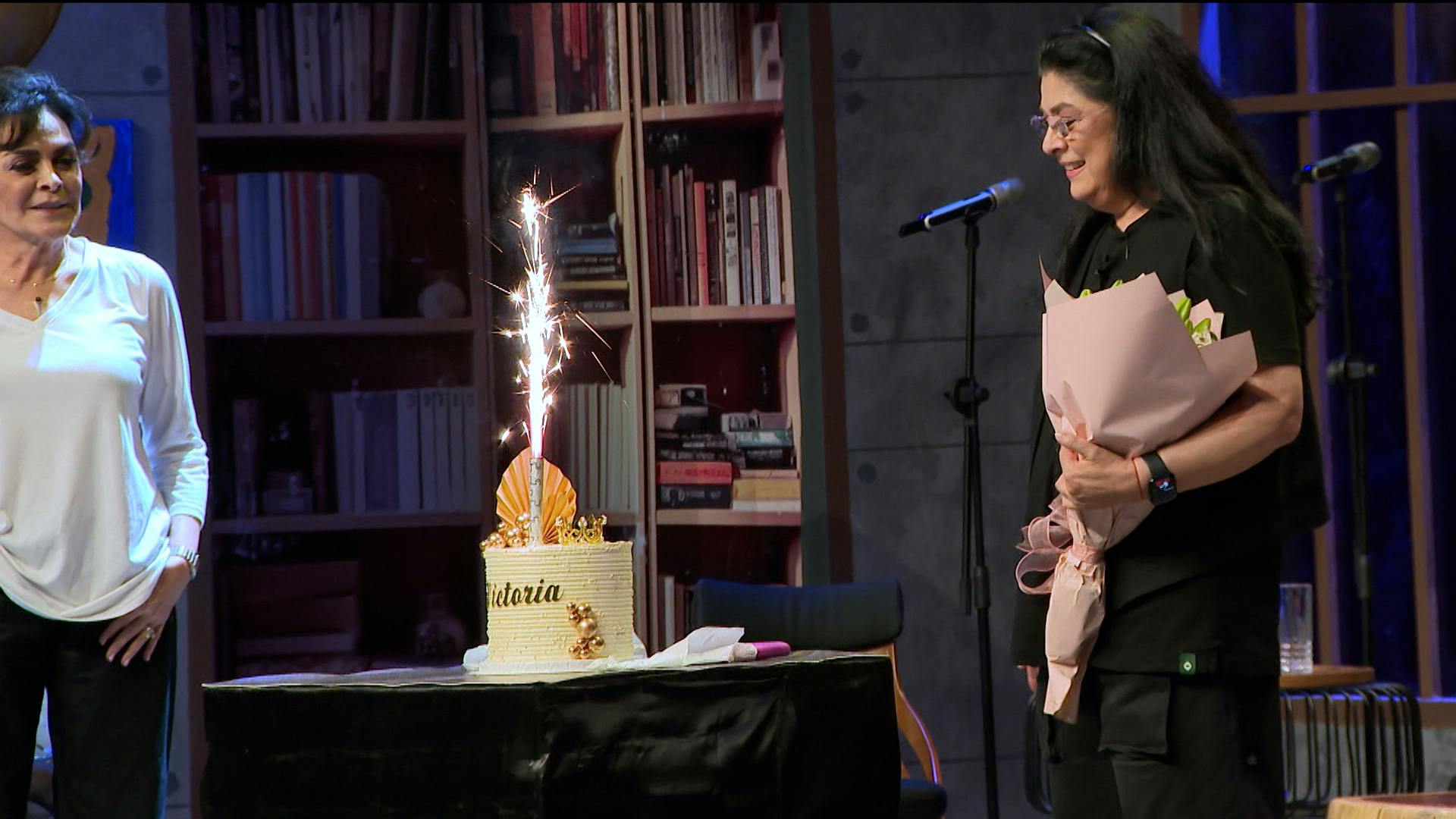 Victoria Ruffo celebra 64 años y recibe inesperada felicitación de Alejandro Fernández