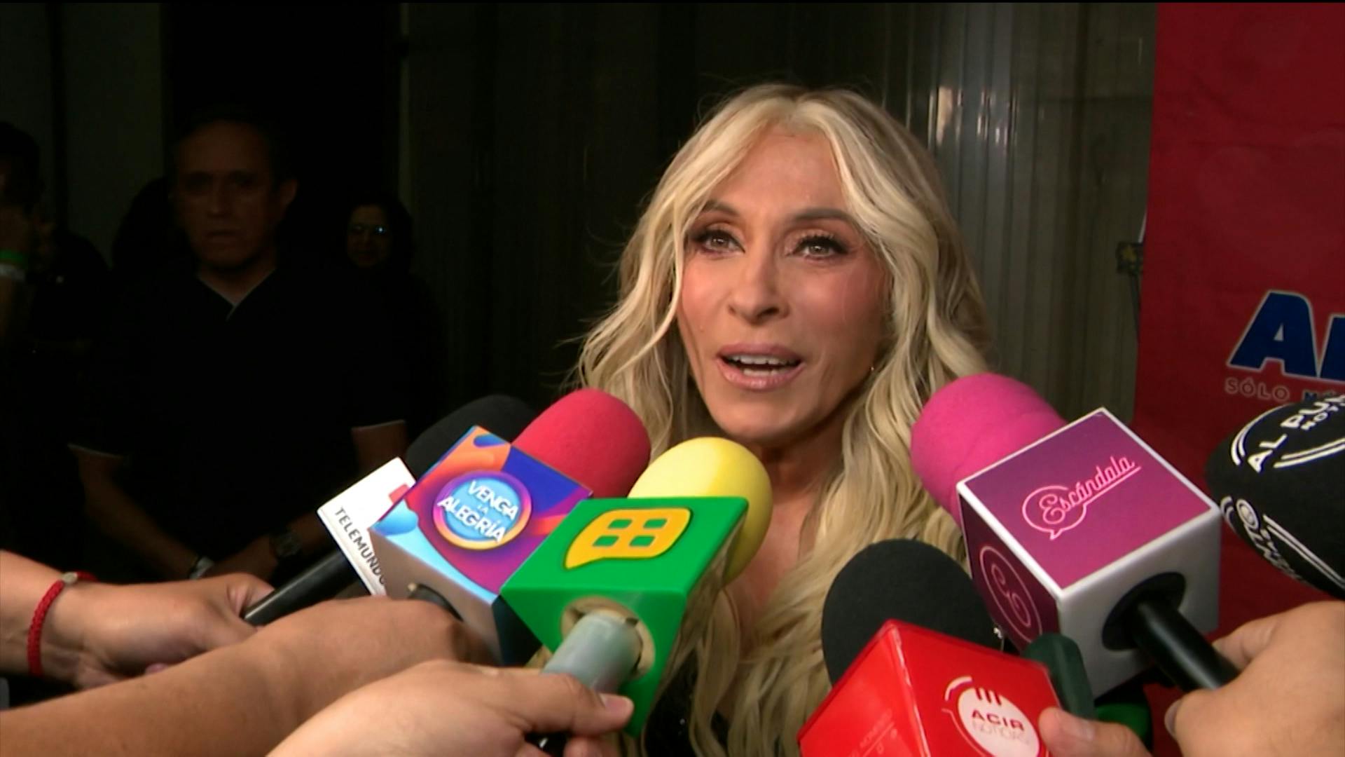 Yuri confiesa que extraña a Luis Miguel: “Claro que me encantaría abrazarlo”