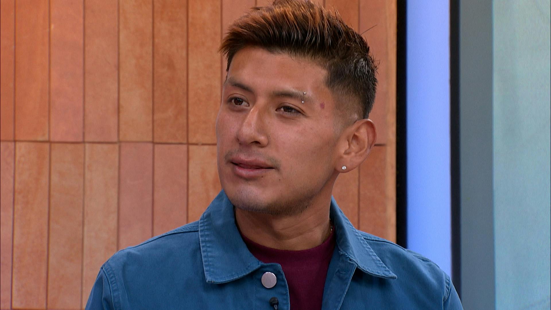 ¡Le ruega porque la quiere! La novia de Diego lo ve como un fracasado, pero él está enamorado
