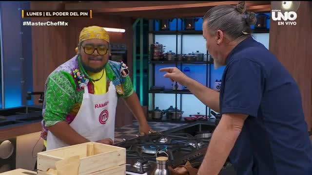 Los Chefs motivan a las finalistas antes de la batalla por el Pin del Chef en MasterChef 24/7