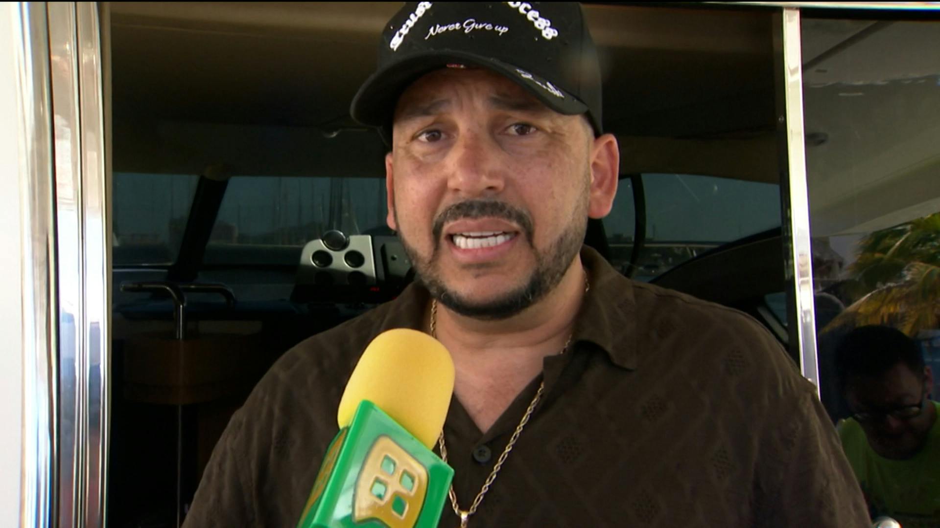 Luis Ángel “El Flaco” ofreció un concierto gratuito en altamar