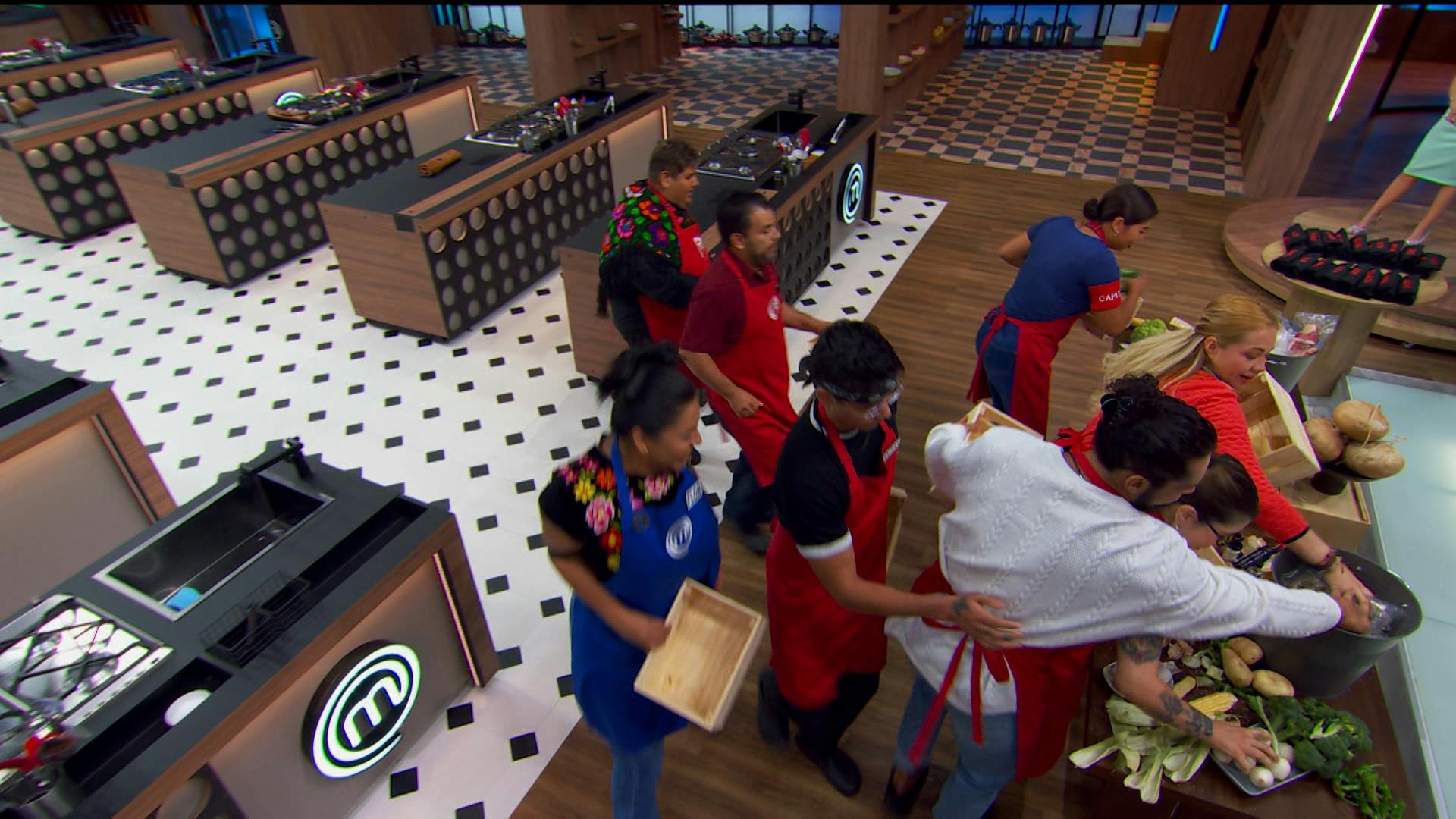 Inicia el Primer Reto: Cocineros se adentran en el Mercado en el jueves de Delantales Negros en una competencia de “todos contra todos”