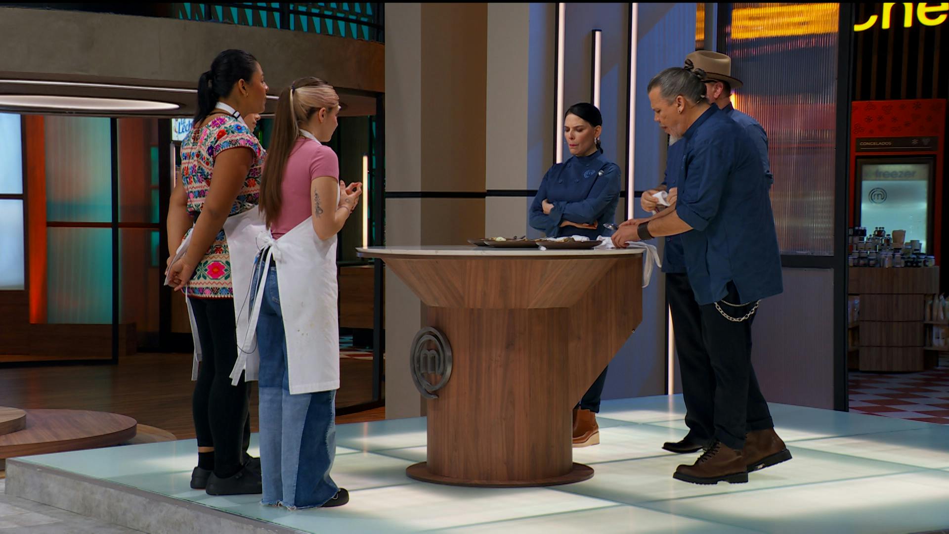 La degustación define a los finalistas en la lucha por el Pin del Chef en MasterChef 24/7