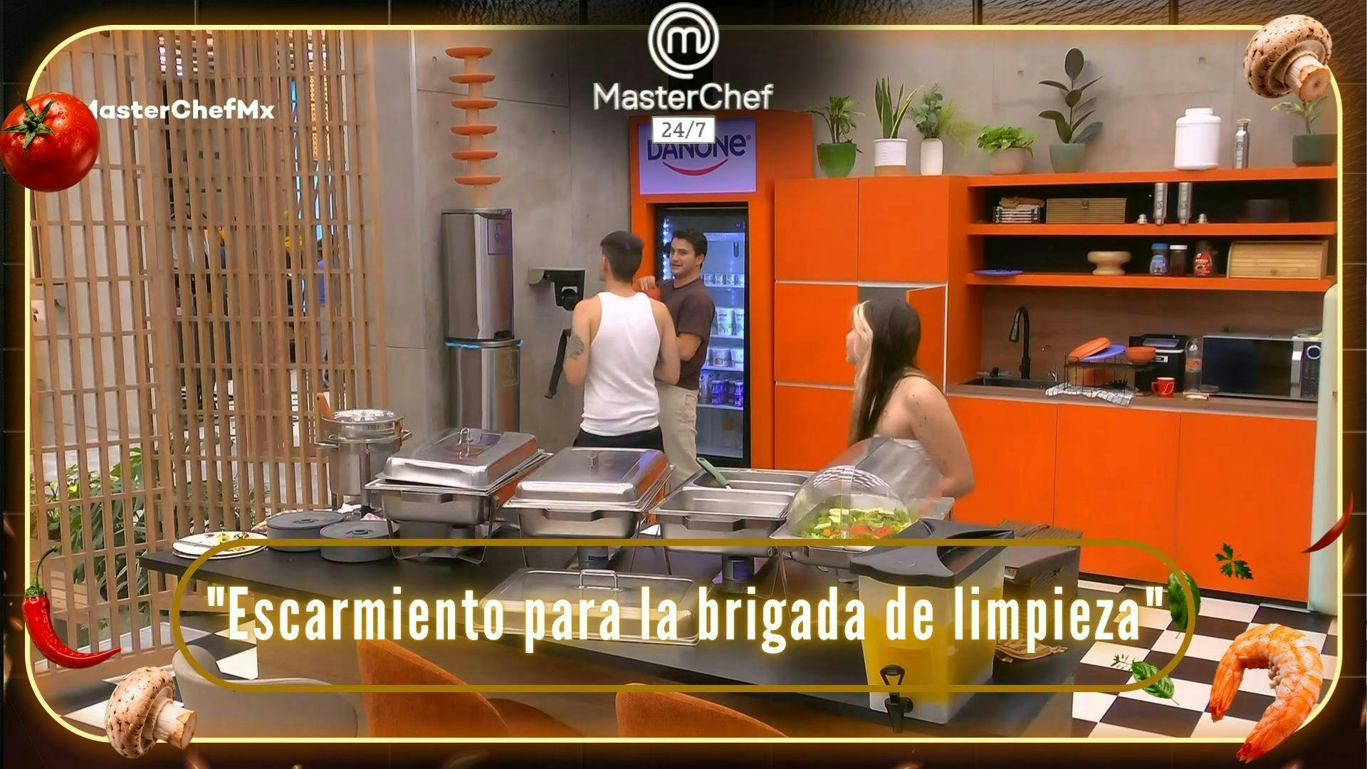 Pablo y Daniela confabulan para hacerle una broma a los cocineros: “Escarmiento para la brigada de limpieza” (VIDEO)