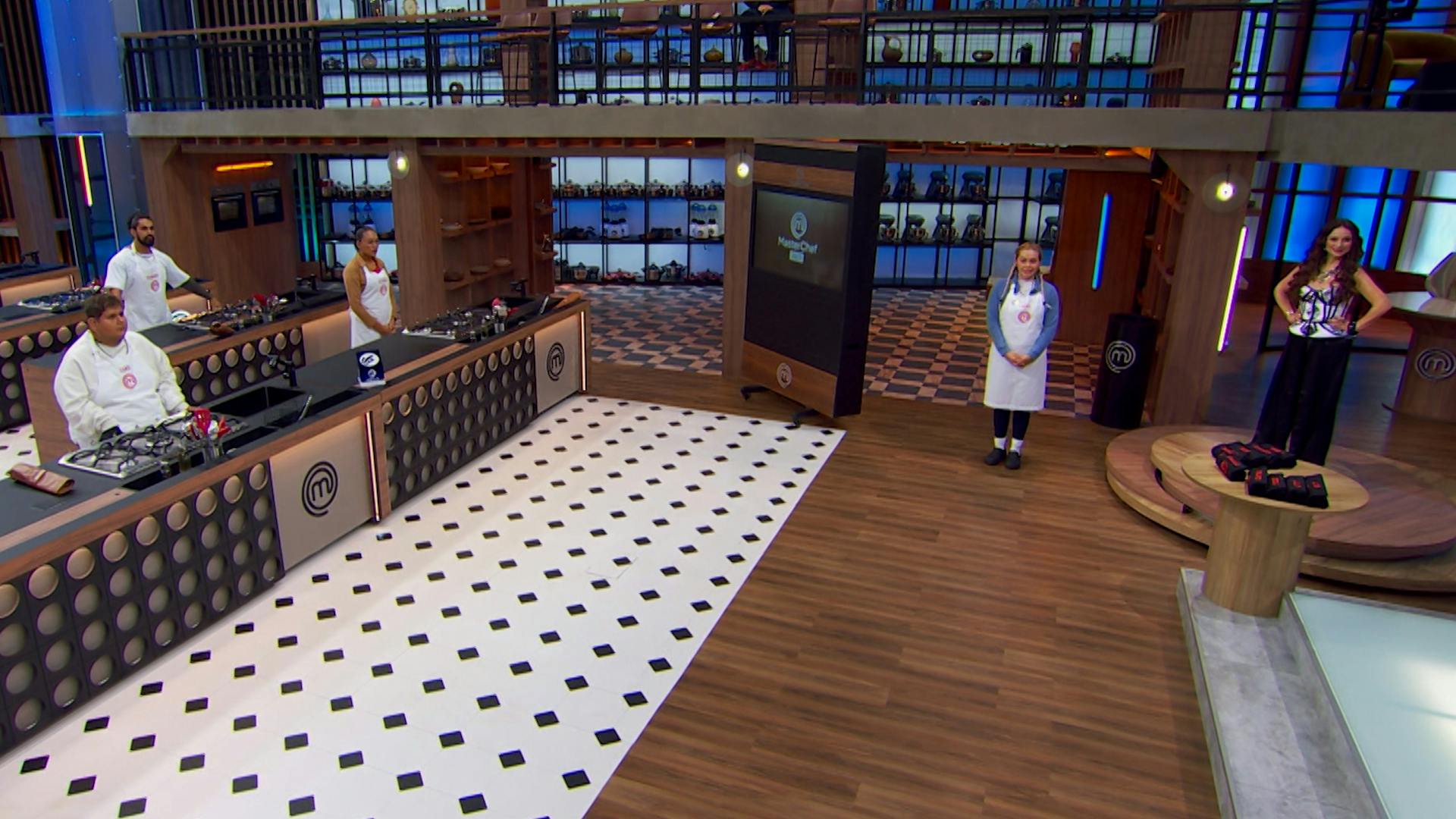 Los Cocineros con Delantal Negro tendrán que tener mucha comunicación y oído para conseguir la Salvación en MasterChef 24/7
