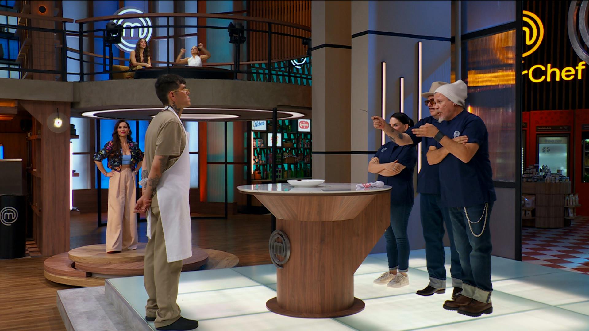 Tras un gran desempeño y crecimiento en MasterChef 24/7, el Chef Adrián Herrera tuvo un gesto nunca antes visto con Diego 
