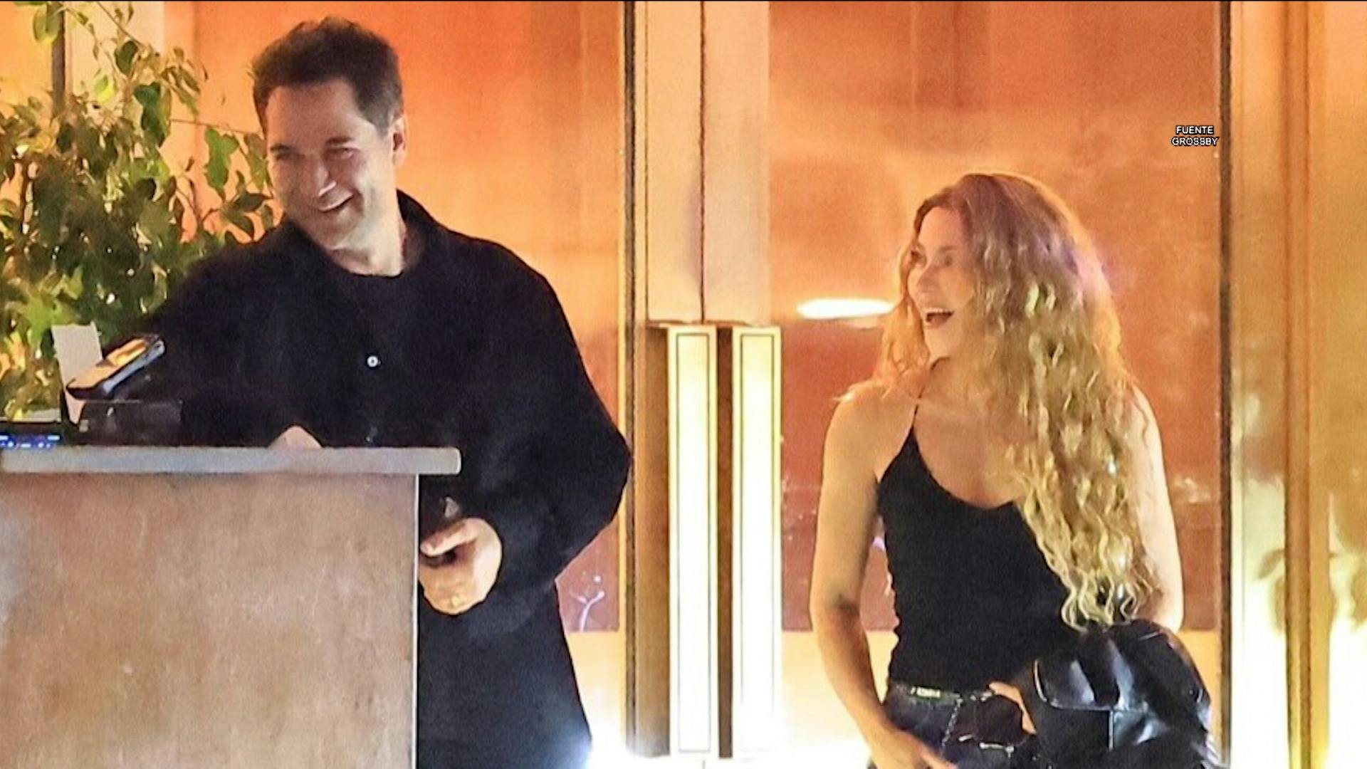 ¡¿Shakira y Manuel García-Rulfo?! Estas imágenes comprobarían el romance