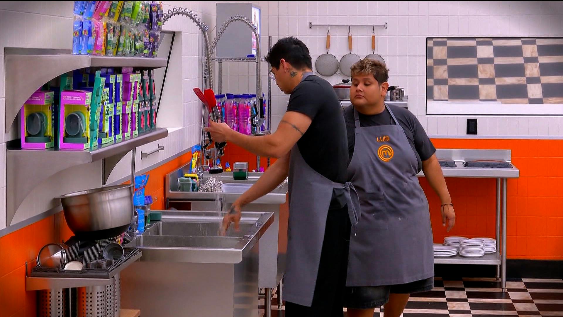 Las cosas solo no mejoran... Antrax y Luis siguen con sus tensiones en MasterChef 24/7