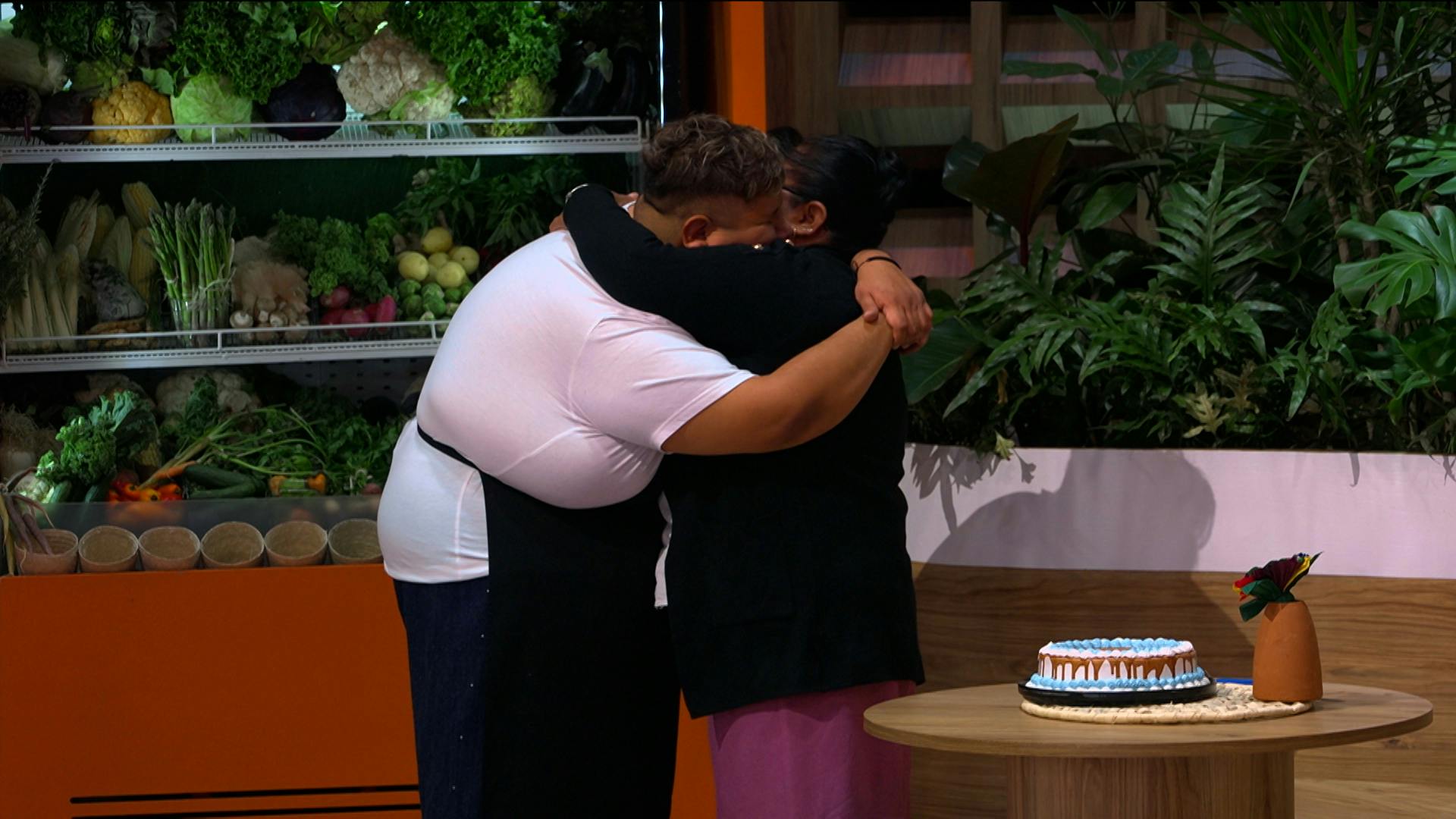 MasterChef 24/7 | Luis recibe una emotiva sorpresa de su mamá