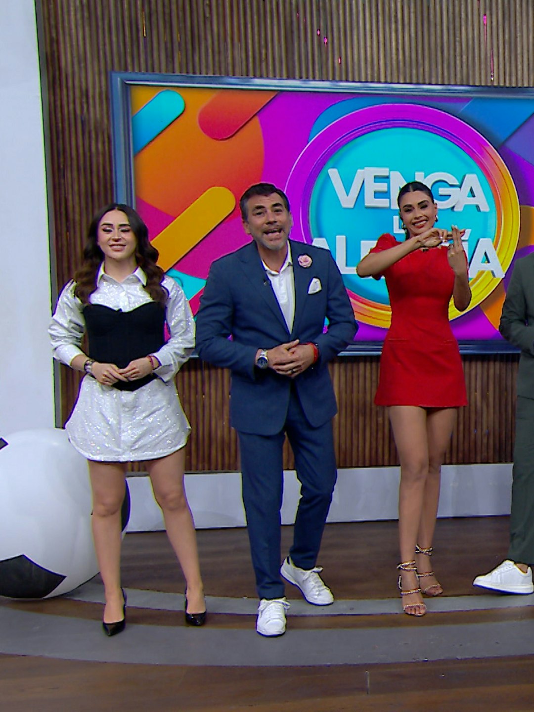 Venga La Alegría | Programa 22 de junio 2026 Parte 1 | ¿Fátima Bosch enojada? Haz tu propio terrario y pasarela de moda