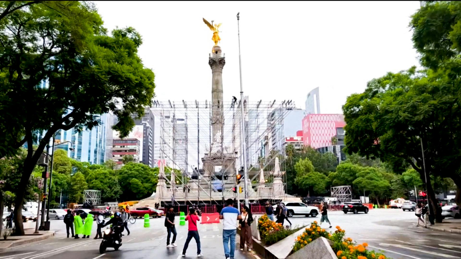 Reforma se prepara para el Mundial 2026: instalan pantallas gigantes para apoyar a México